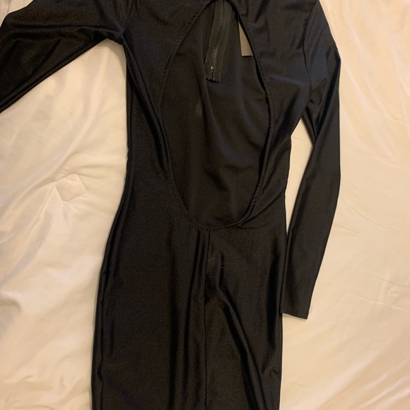 Fashion nova backless dress - Picture 3 of 4